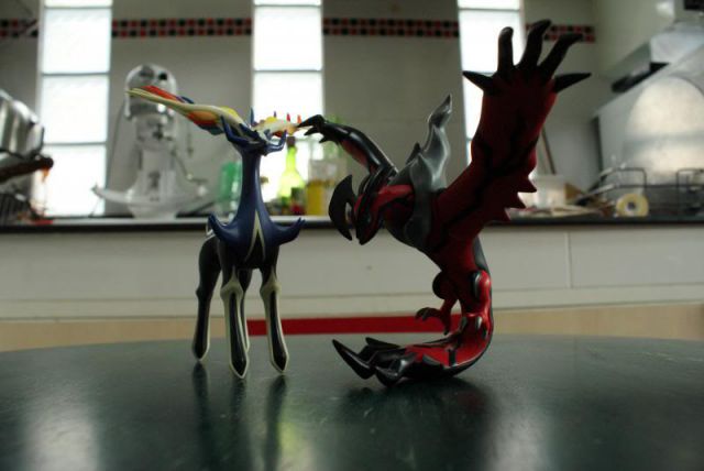 Takara Tomy Soft Figure Xerneas & Yveltal Set (2)