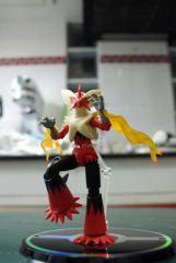 S.H.Figuarts Mega Blaziken 3